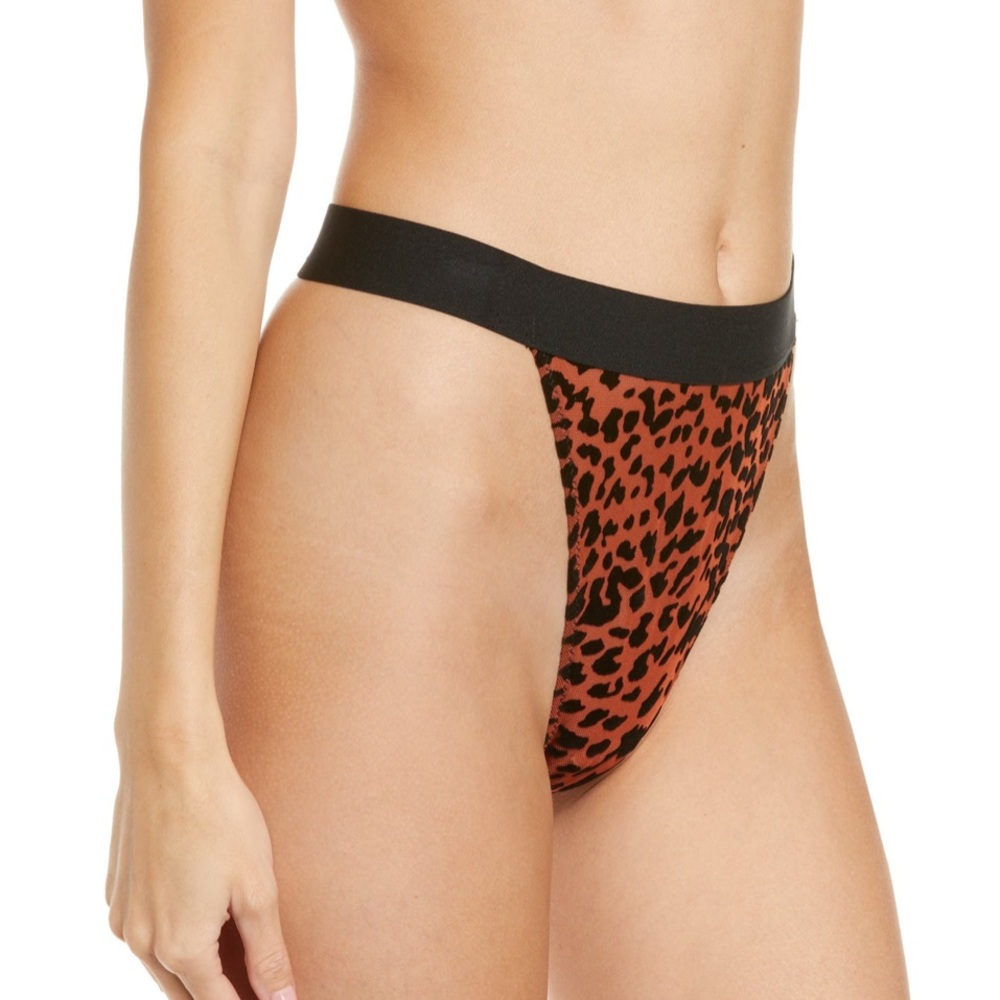 KILO BRAVA
Flocked Mesh Thong
